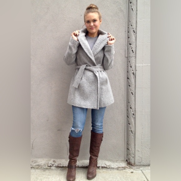 Circa 2012, Calvin Klein Grey Wool Coat, Size 6 - Picture 3 of 17